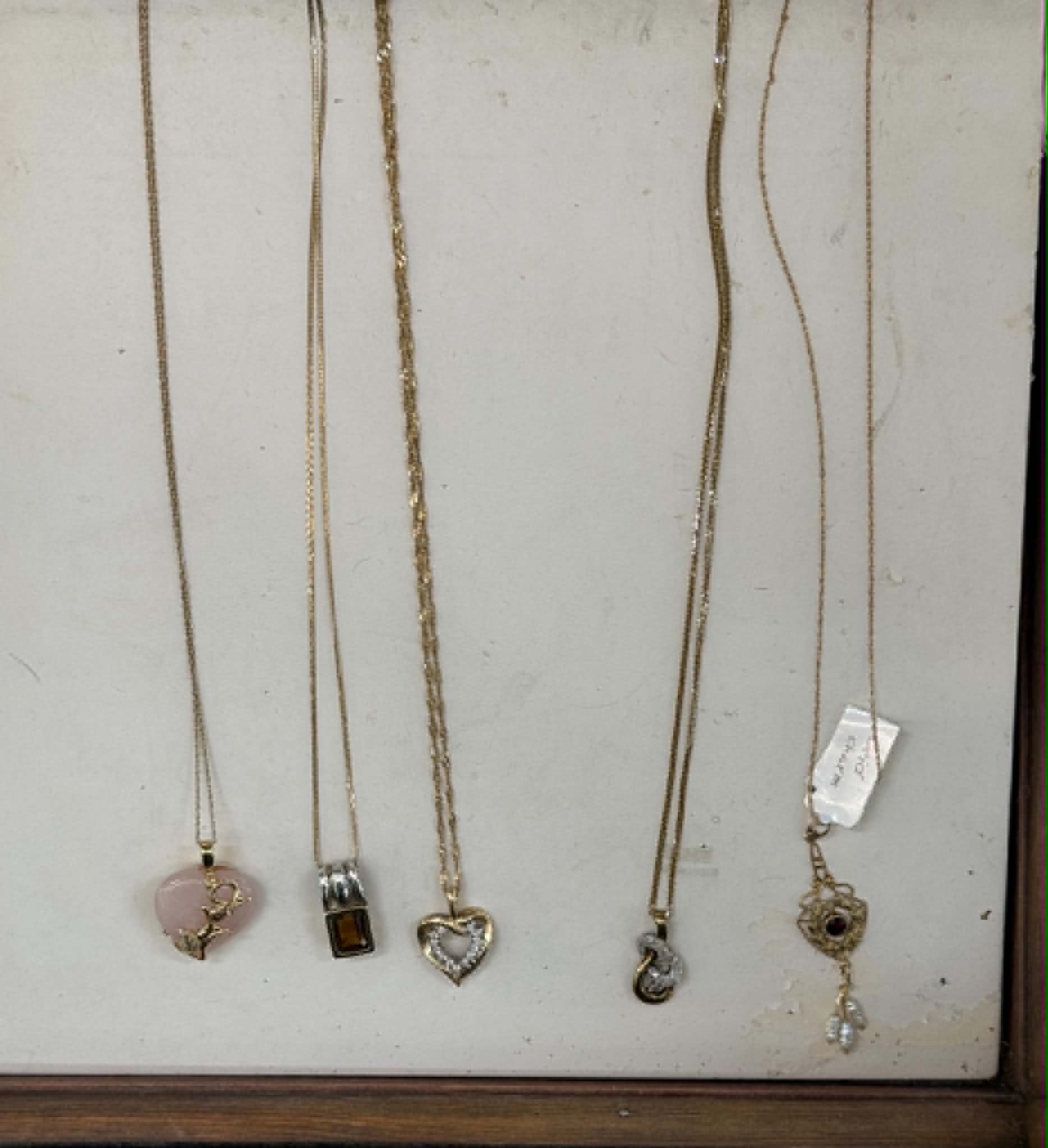 Delicate Pendant Necklace Set